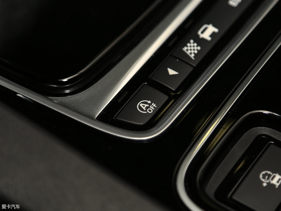 2018ݱF-PACE 2.0T 򌶼