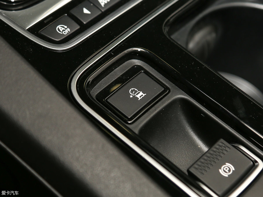 2018ݱF-PACE 2.0T 򌶼