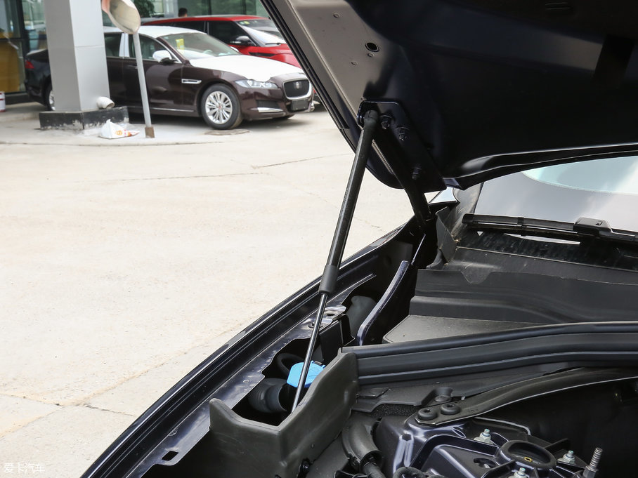 2018ݱF-PACE 2.0T 򌶼