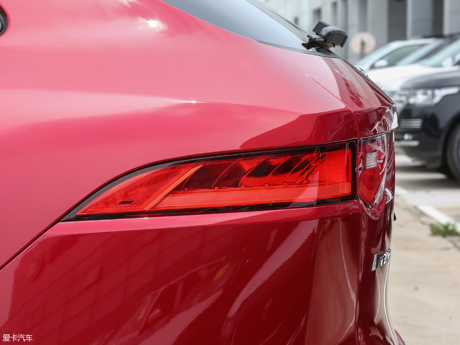 2018ݱF-PACE 2.0T 򌶼