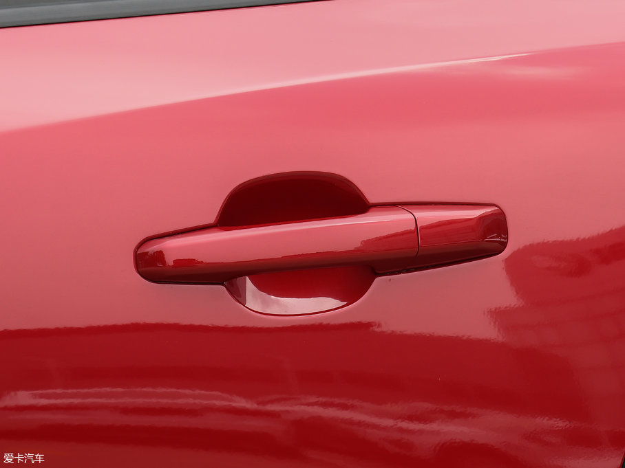 2018ݱF-PACE 2.0T 򌶼