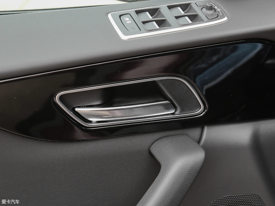 2018ݱF-PACE 2.0T (q)