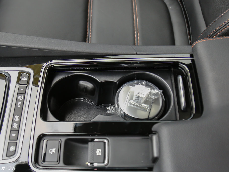 2018ݱF-PACE 2.0T 򌶼