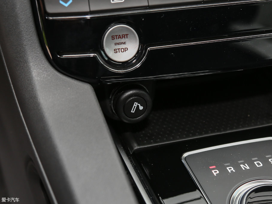 2018ݱF-PACE 2.0T 򌶼