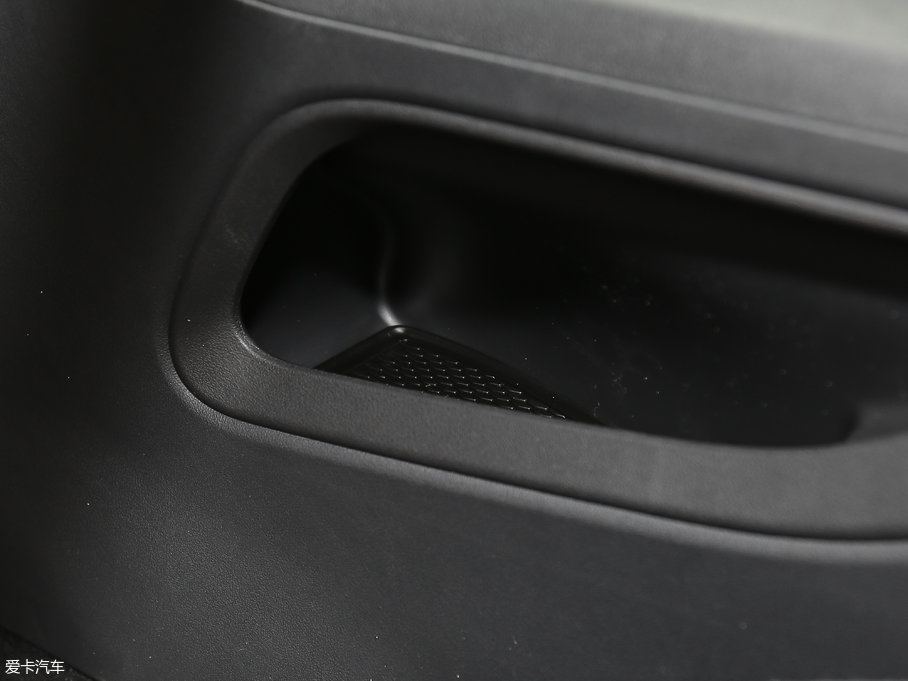 2018ݱF-PACE 2.0T 򌶼