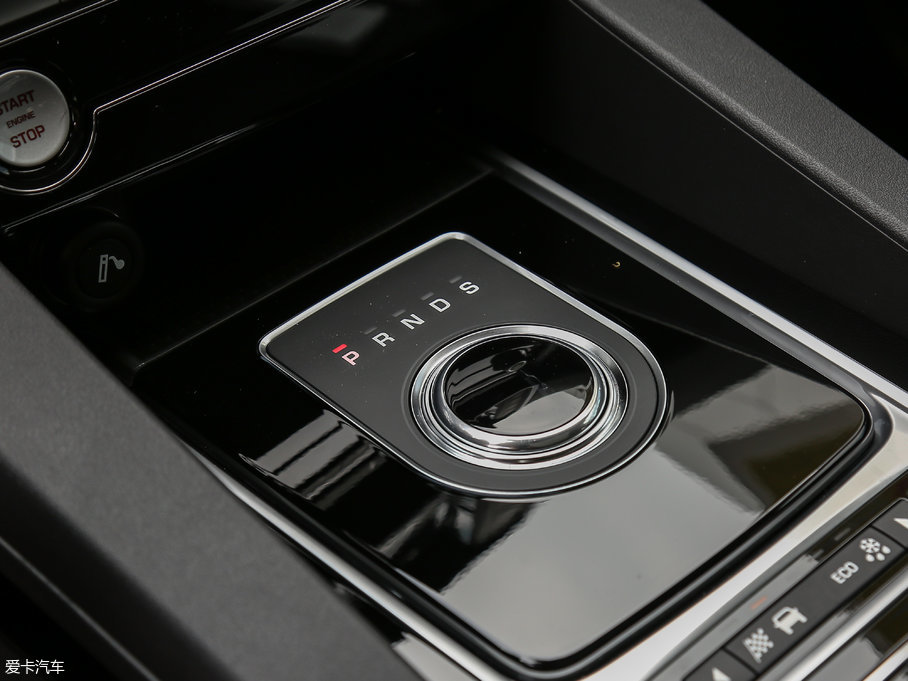 2018ݱF-PACE 2.0T 򌶼