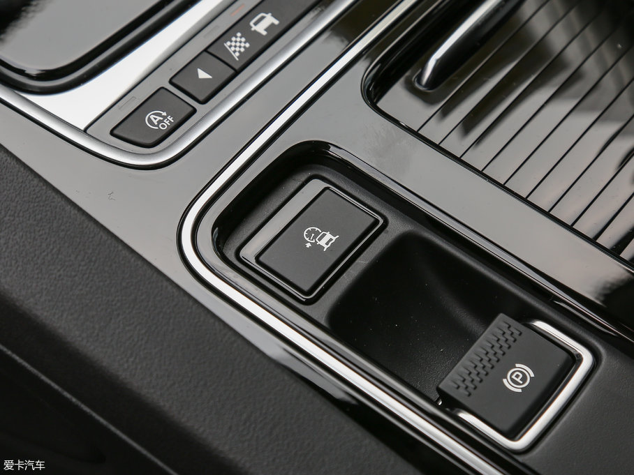 2018ݱF-PACE 2.0T 򌶼