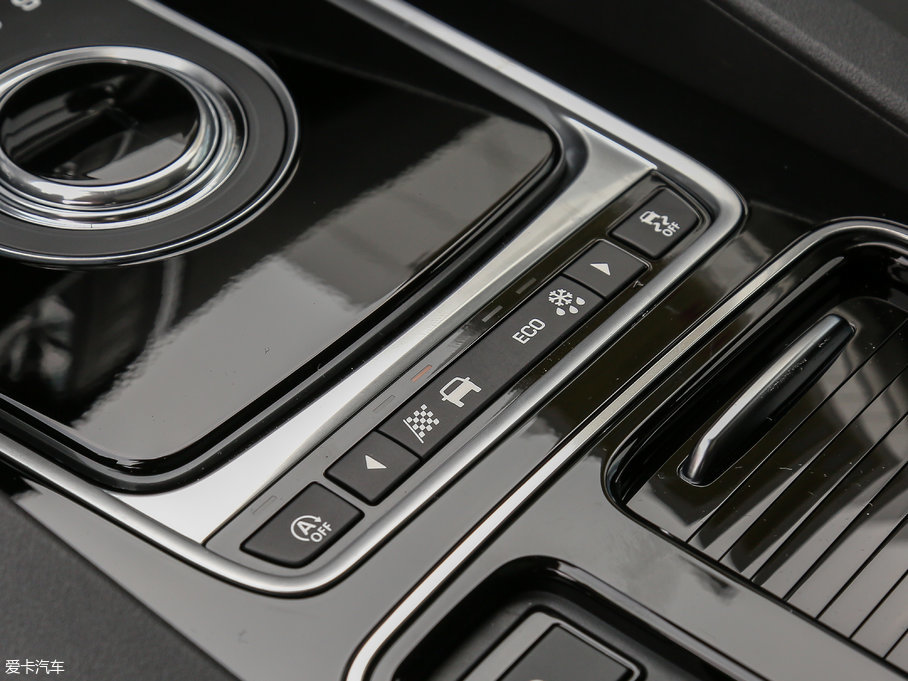 2018ݱF-PACE 2.0T 򌶼