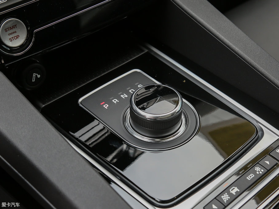 2018ݱF-PACE 2.0T 򌶼