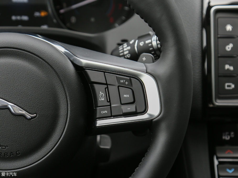 2018ݱF-PACE 2.0T 򌶼