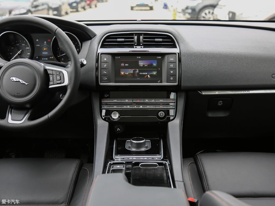 2018ݱF-PACE 2.0T (q)