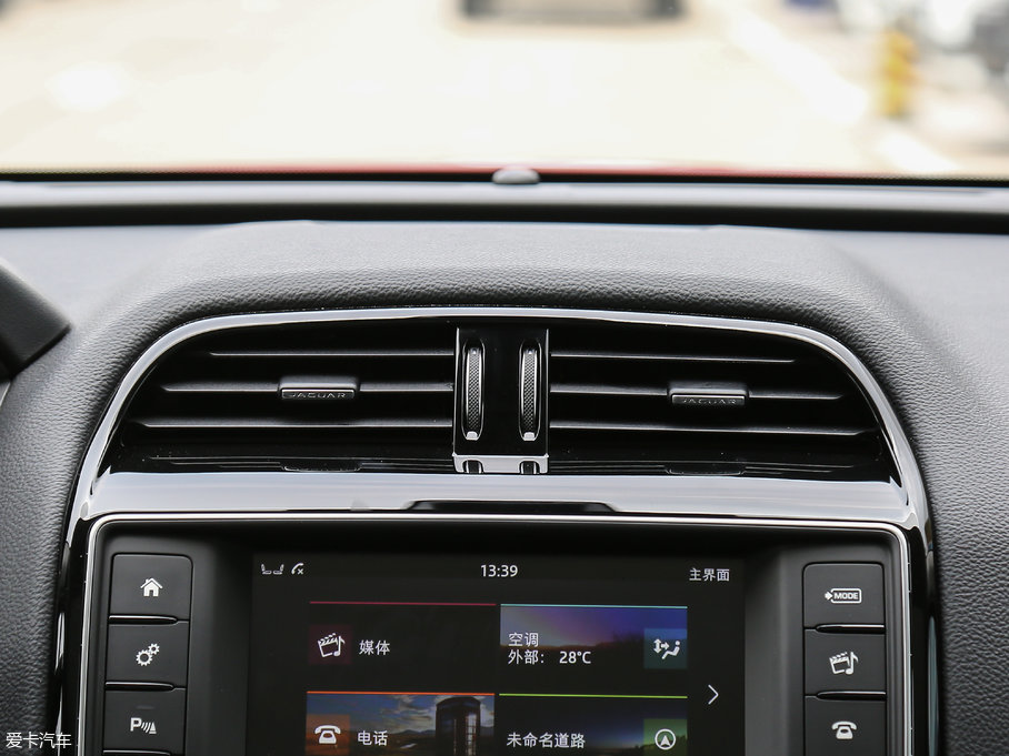 2018ݱF-PACE 2.0T 򌶼