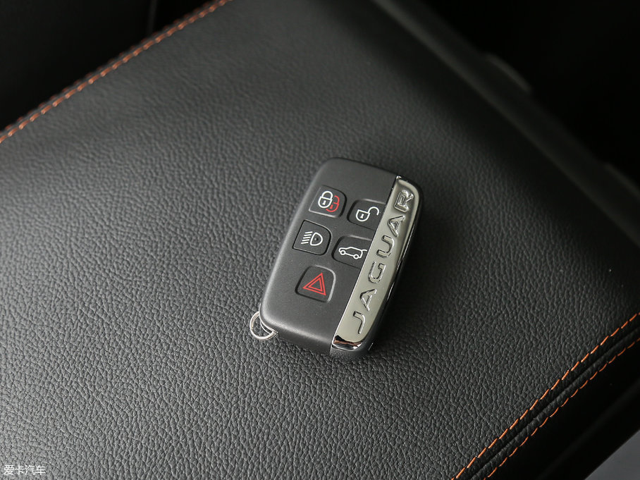 2018ݱF-PACE 2.0T 򌶼