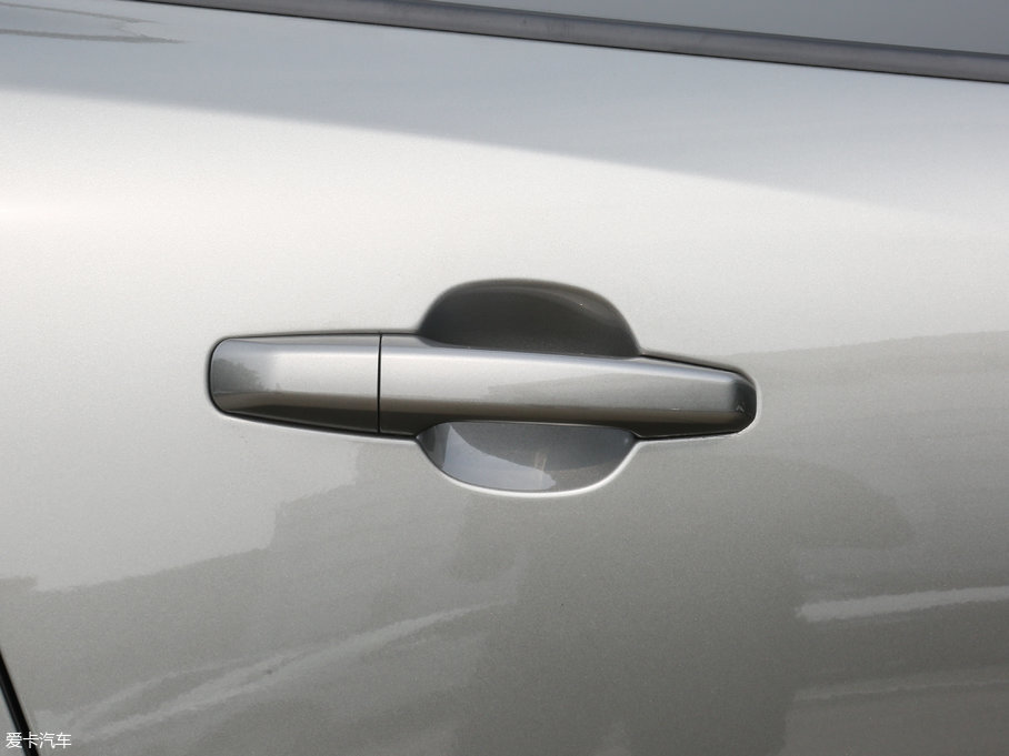 2018ݱF-PACE 2.0T 򌶼