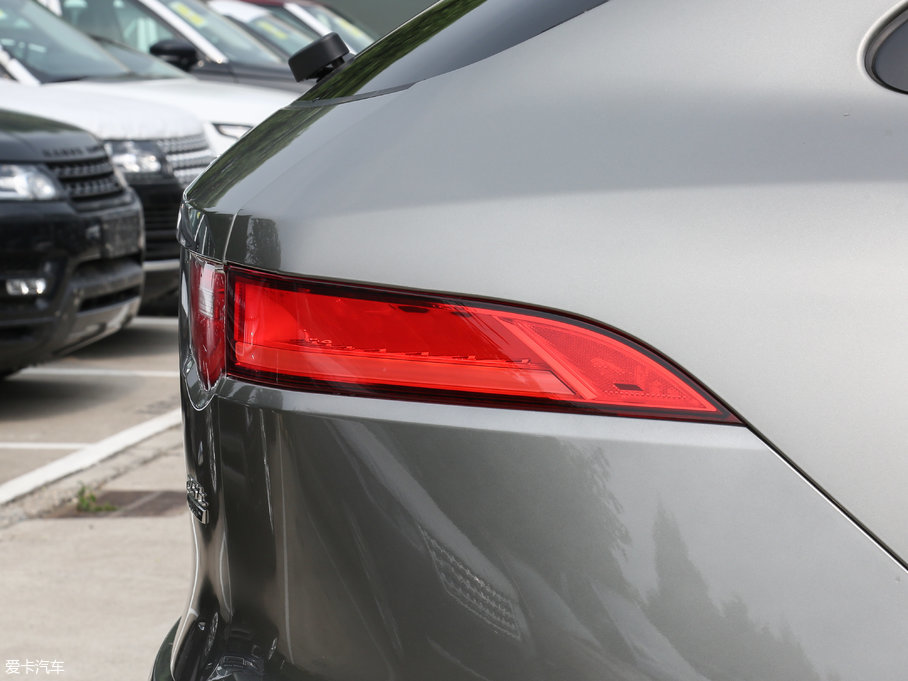 2018ݱF-PACE 2.0T 򌶼