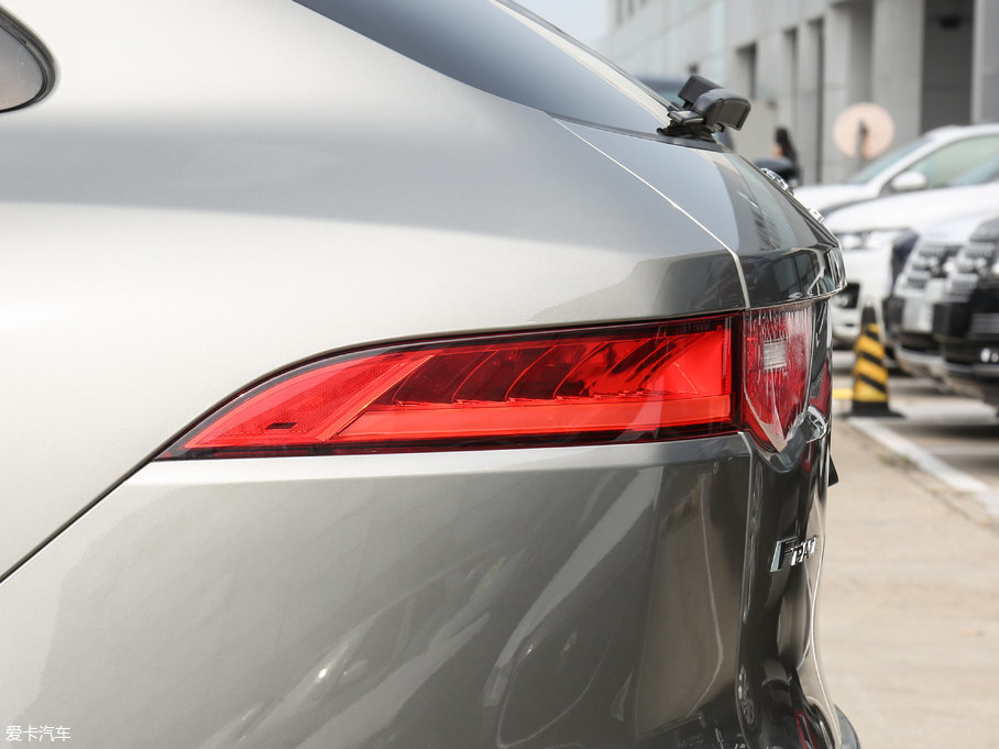 2018ݱF-PACE 2.0T 򌶼