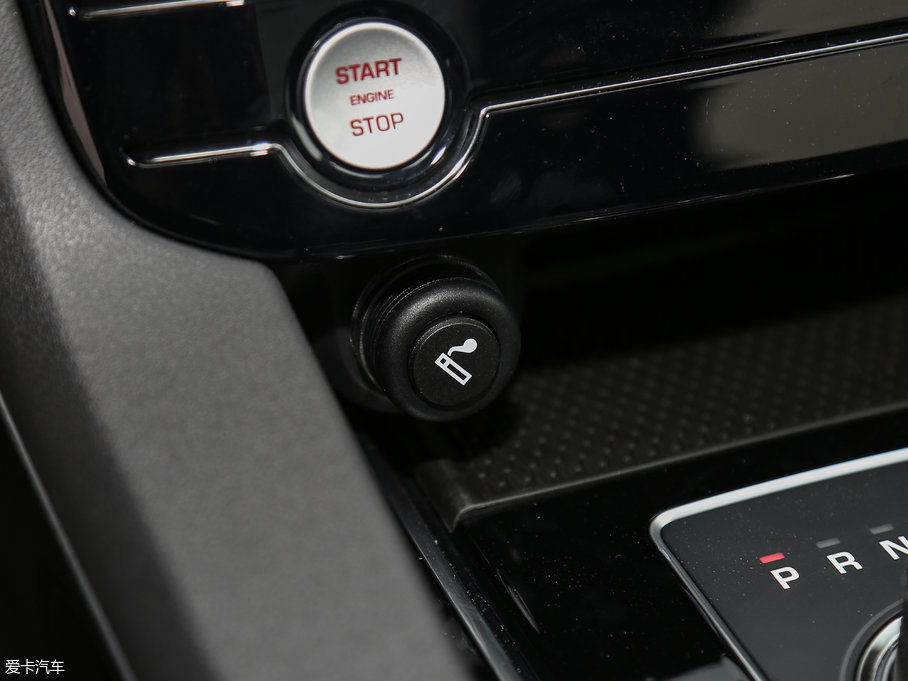 2018ݱF-PACE 2.0T (q)