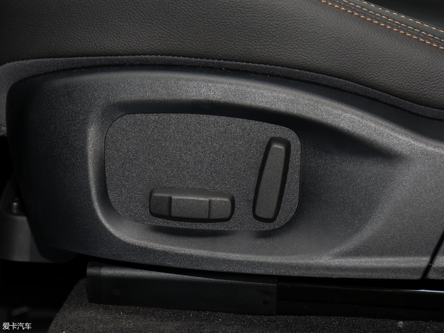 2018ݱF-PACE 2.0T 򌶼