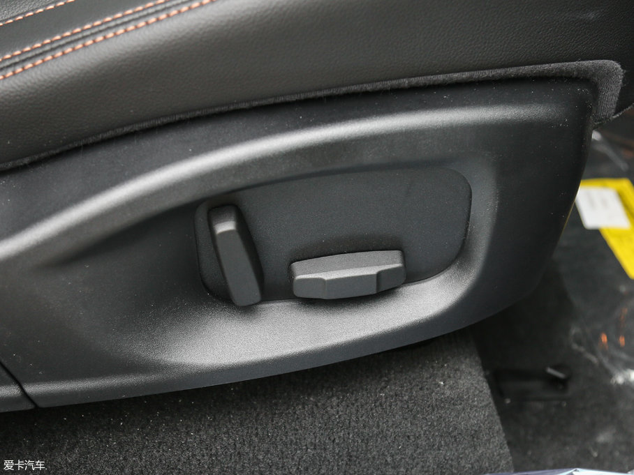 2018ݱF-PACE 2.0T 򌶼