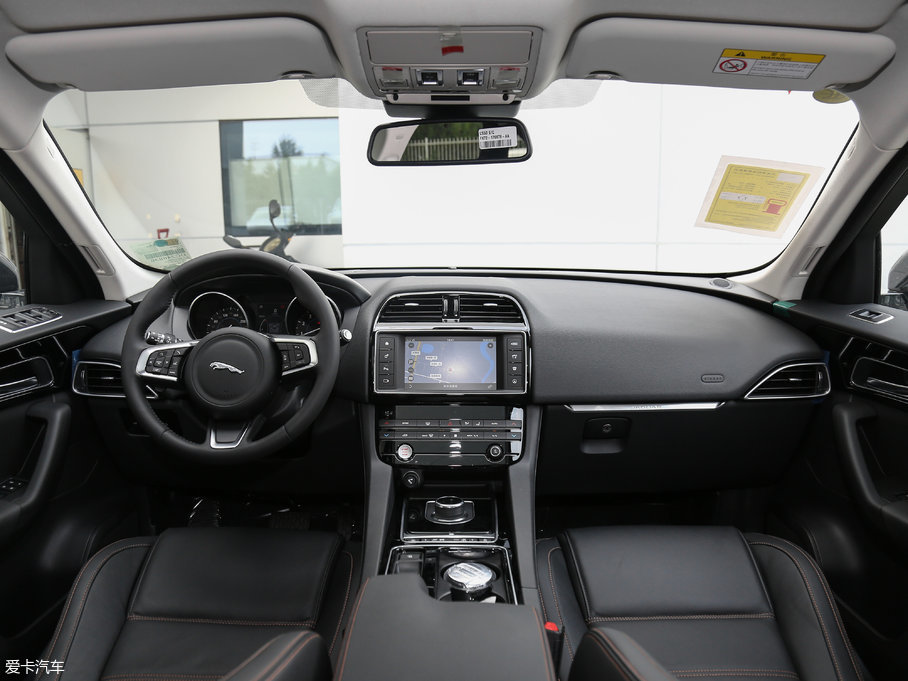 2018ݱF-PACE 2.0T 򌶼