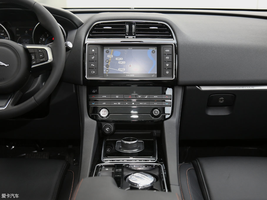 2018ݱF-PACE 2.0T 򌶼