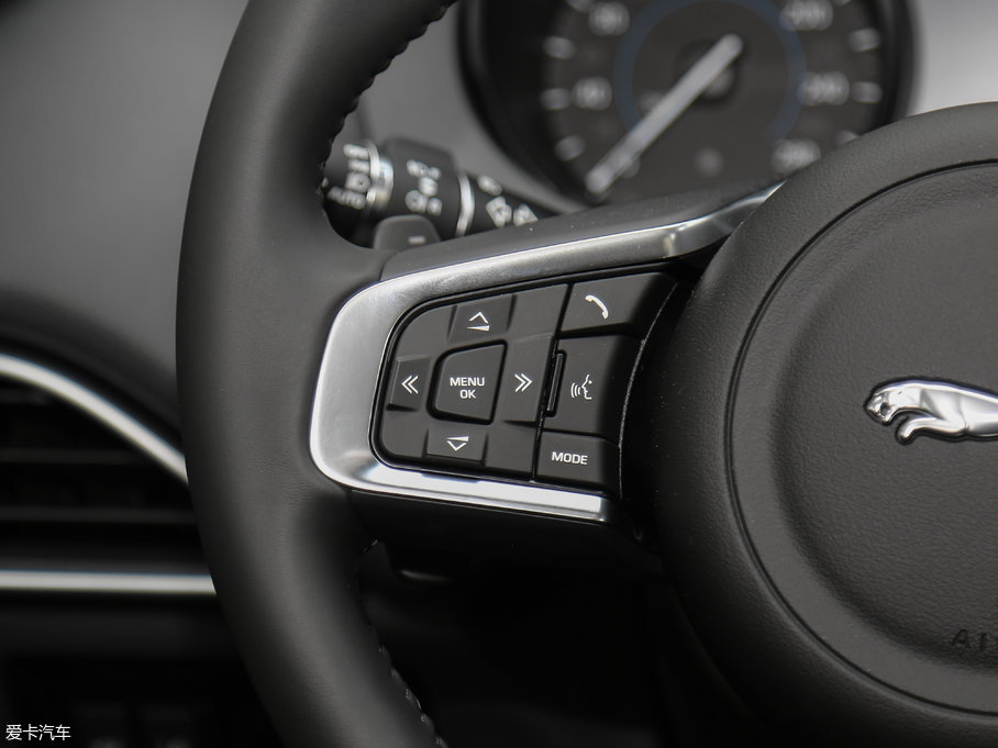 2018ݱF-PACE 2.0T (q)