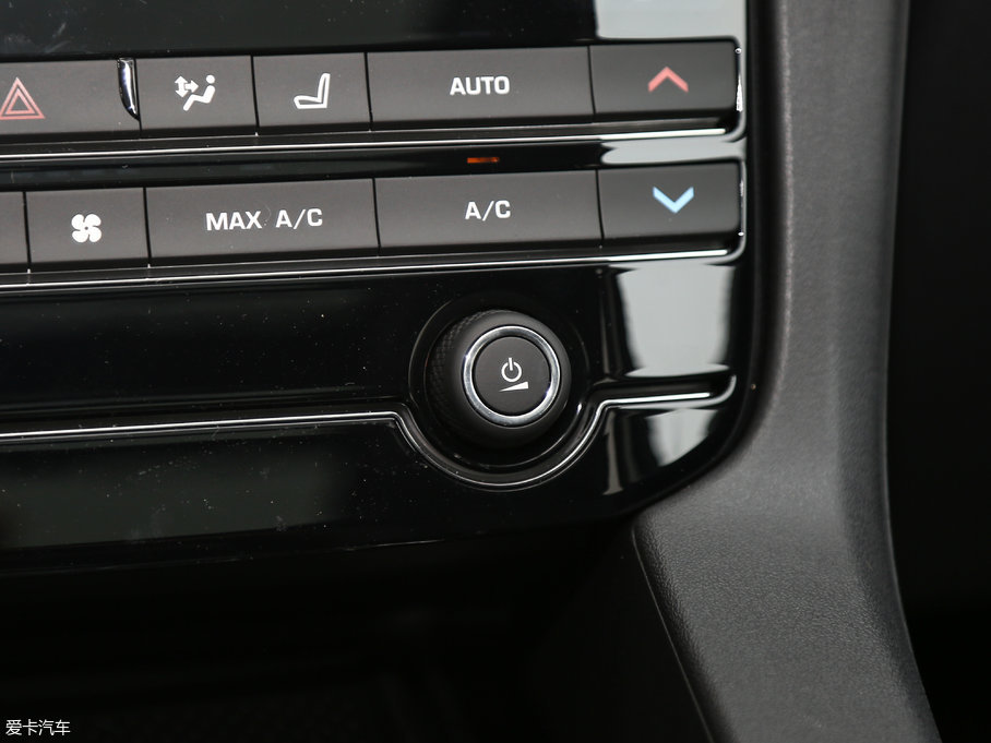 2018ݱF-PACE 2.0T (q)