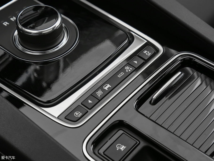 2018ݱF-PACE 2.0T 򌶼