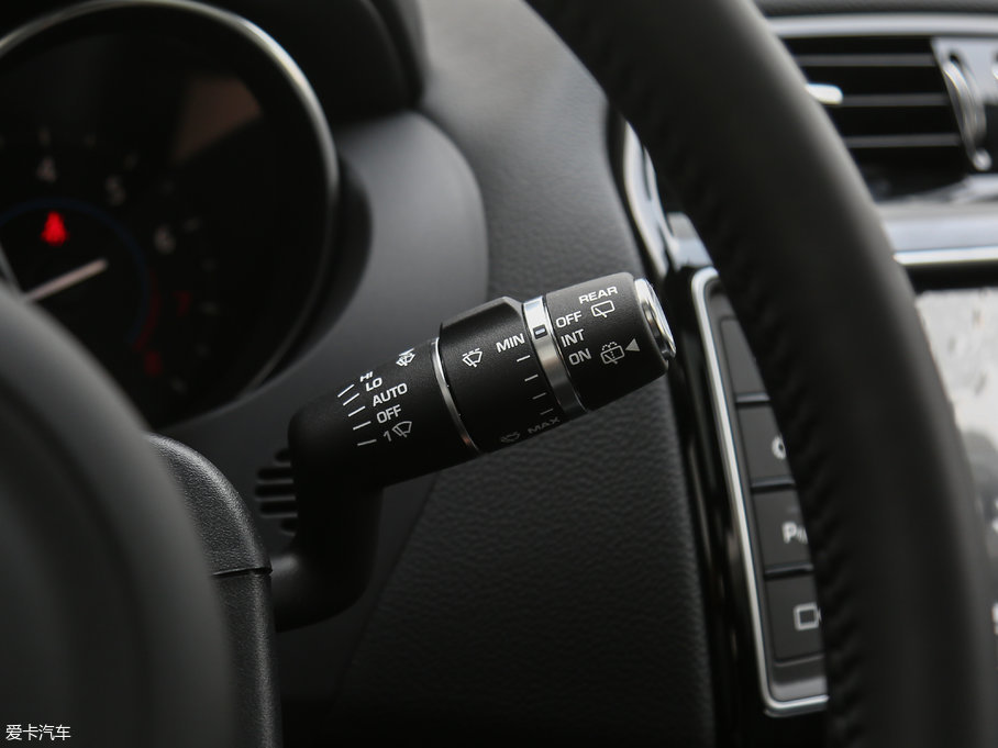 2018ݱF-PACE 2.0T 򌶼