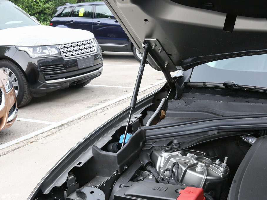 2018ݱF-PACE 2.0T (q)