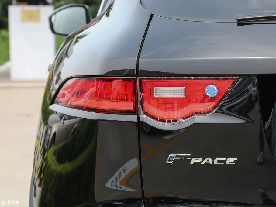 2018ݱF-PACE 2.0T 򌶼