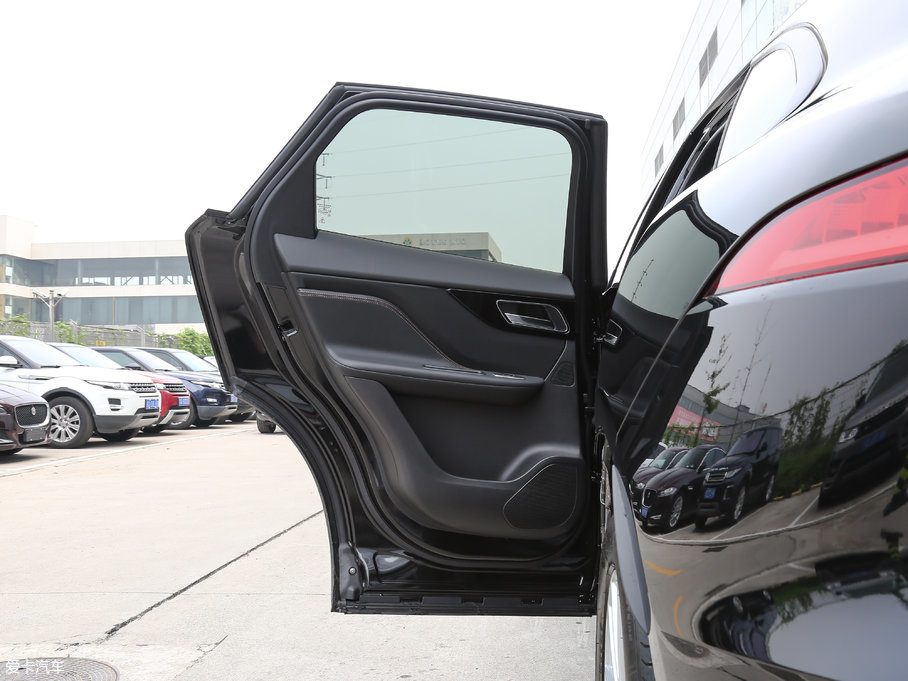 2018ݱF-PACE 2.0T 򌶼