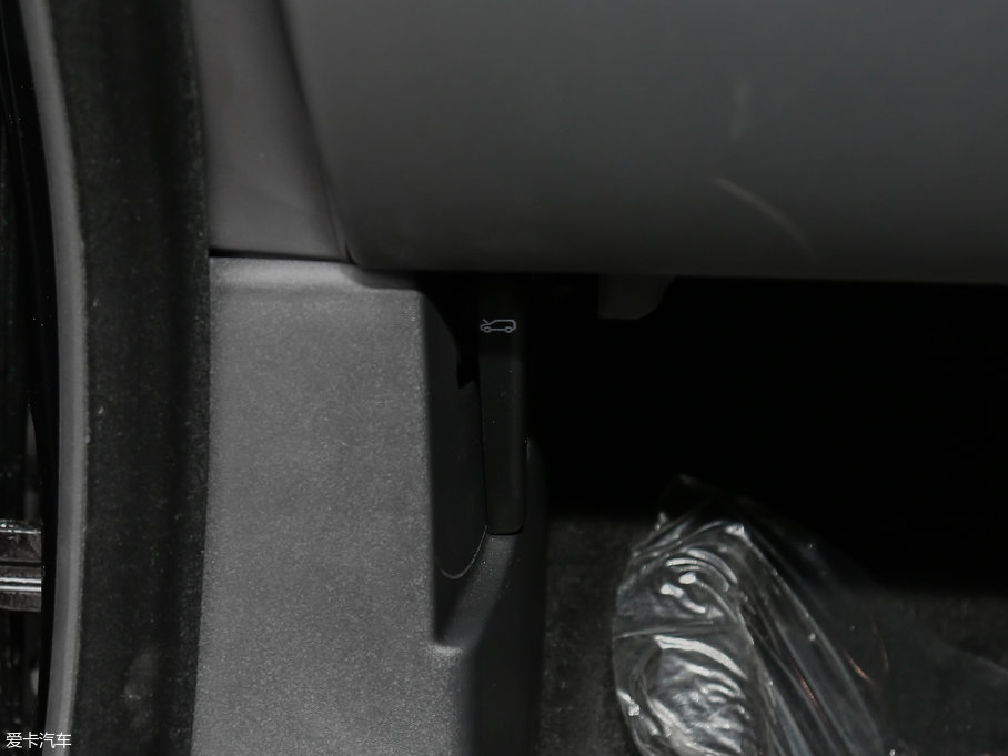 2018ݱF-PACE 2.0T 򌶼