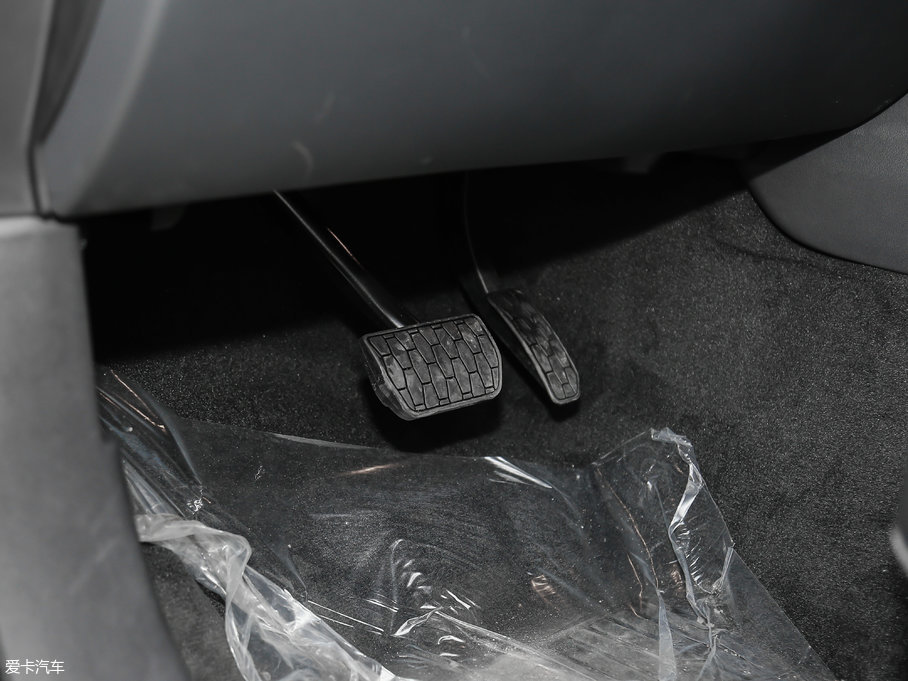 2018ݱF-PACE 2.0T 򌶼