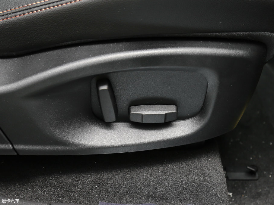 2018ݱF-PACE 2.0T (q)