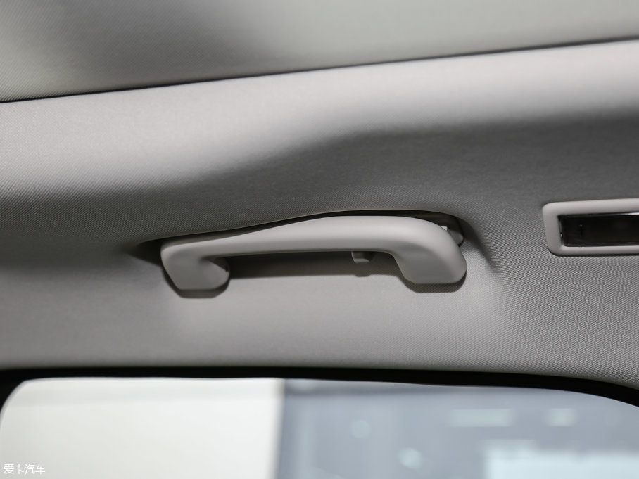 2018ݱF-PACE 2.0T 򌶼