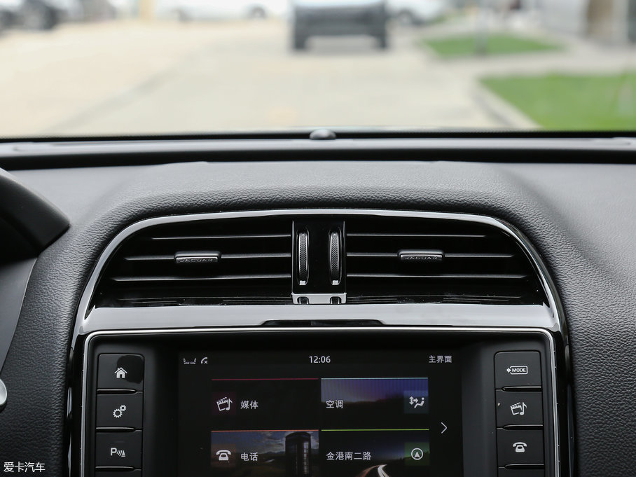 2018ݱF-PACE 2.0T 򌶼