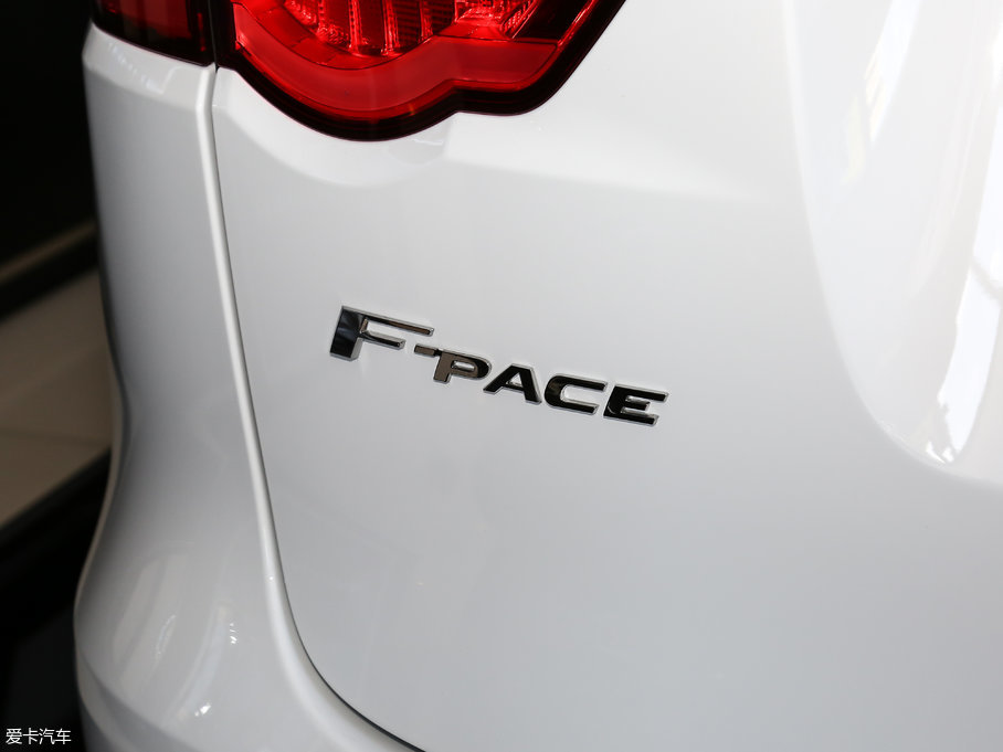 2018ݱF-PACE 2.0T 򌶼