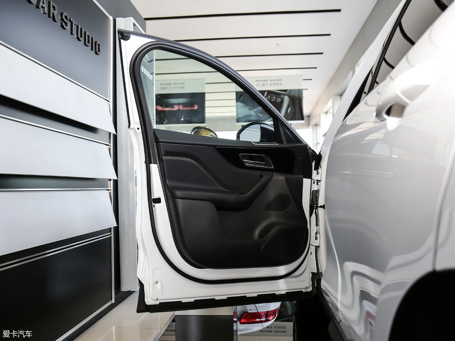 2018ݱF-PACE 2.0T 򌶼