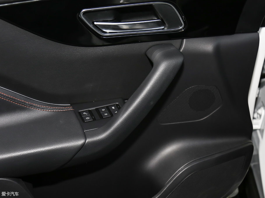 2018ݱF-PACE 2.0T 򌶼