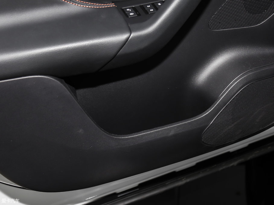 2018ݱF-PACE 2.0T 򌶼