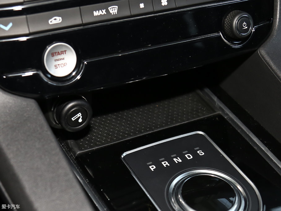 2018ݱF-PACE 2.0T 򌶼