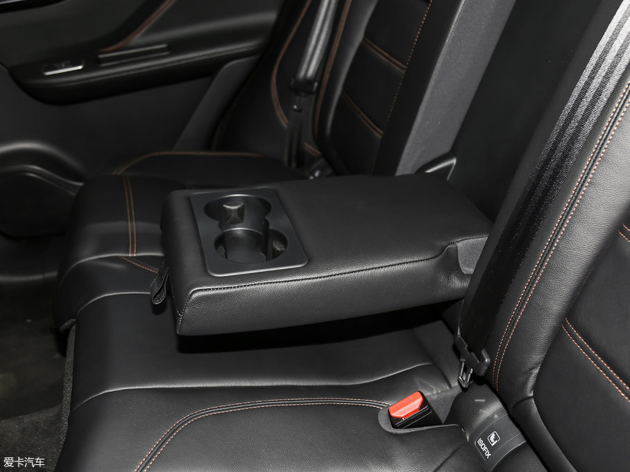 2018ݱF-PACE 2.0T 򌶼