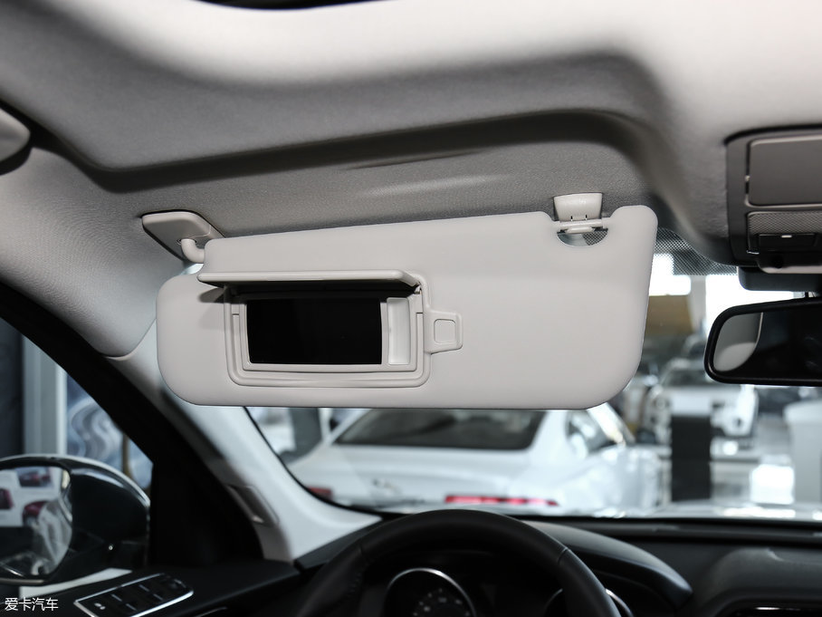 2018ݱF-PACE 2.0T 򌶼