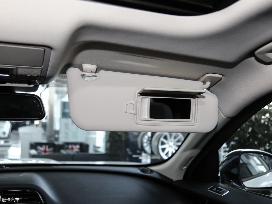 2018ݱF-PACE 2.0T 򌶼