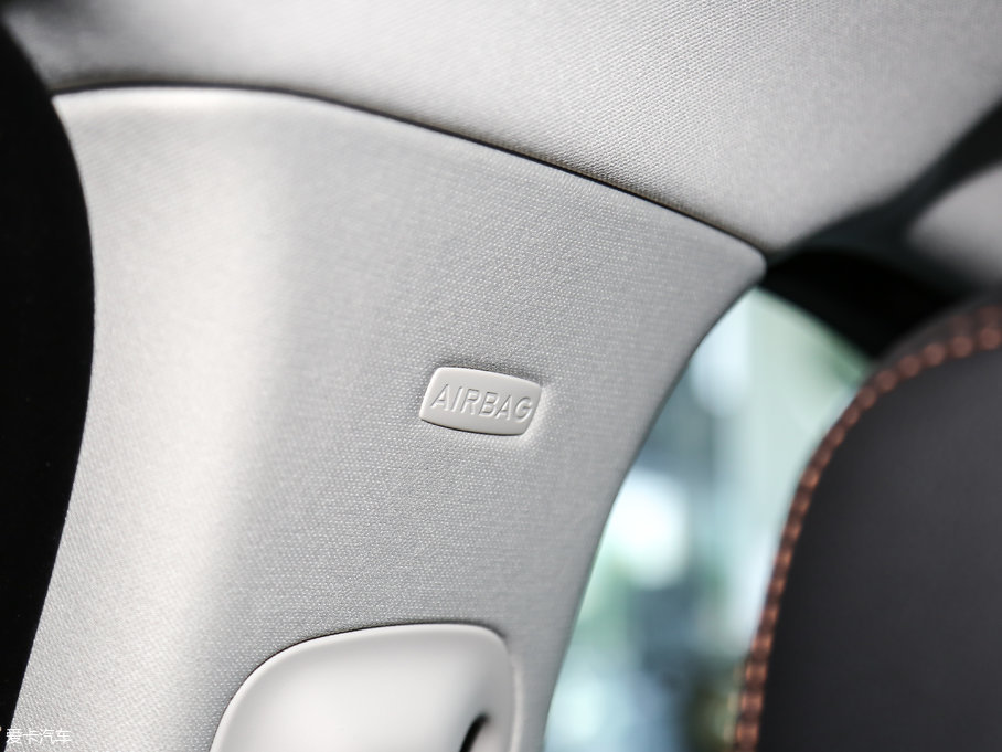 2018ݱF-PACE 2.0T 򌶼