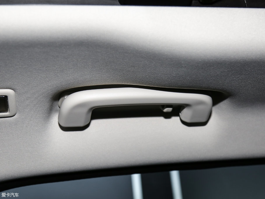 2018ݱF-PACE 2.0T (q)