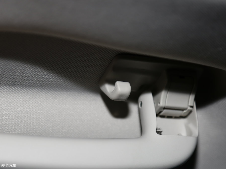 2018ݱF-PACE 2.0T 򌶼