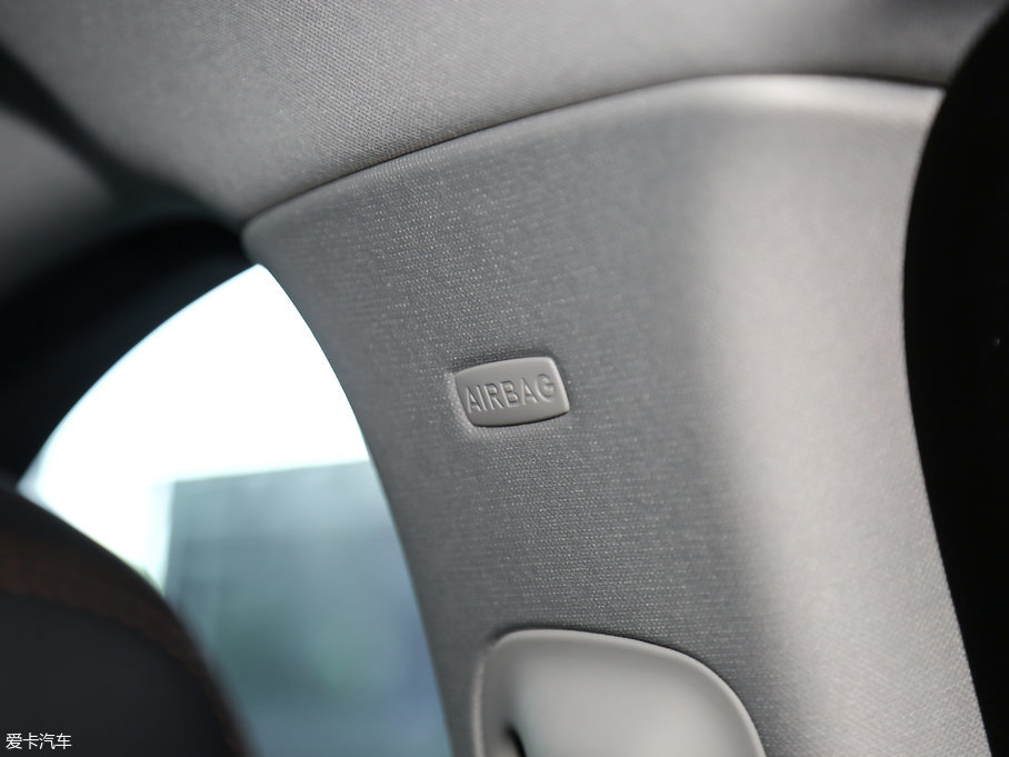 2018ݱF-PACE 2.0T 򌶼