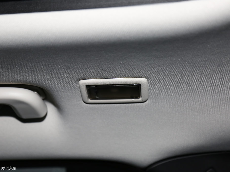 2018ݱF-PACE 2.0T 򌶼